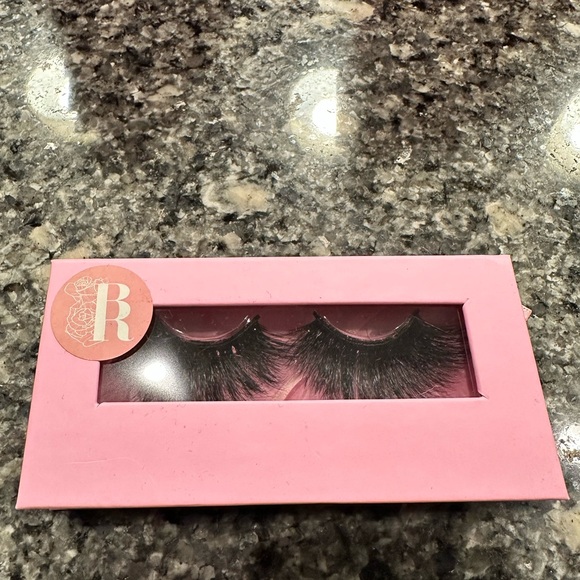 5D lashes (style 15) - Picture 2 of 2